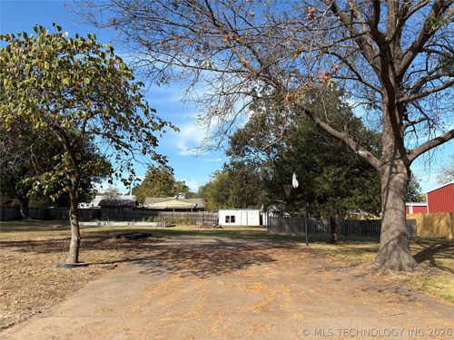 701 4th St, Wagoner, OK, 74467-3407 | Card Image