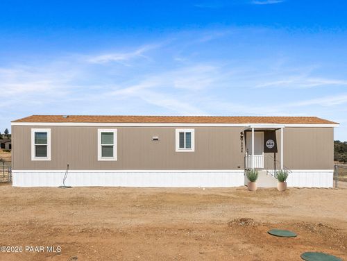 18296 S Frontier Rd, Peeples Valley, AZ, 86332-7613 | Card Image