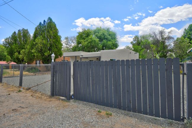 1440 Saunders Road Sw, House other with 3 bedrooms, 1 bathrooms and null parking in Albuquerque NM | Image 2