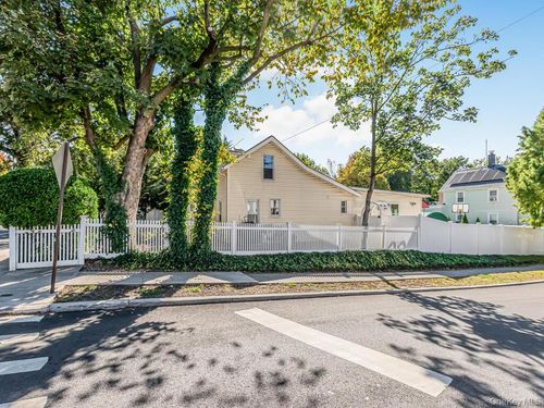 393 City Island Ave, Bronx, NY, 10464-1300 | Card Image