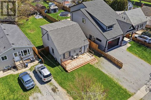 29 Lloyd Street, St. Catharines (Western Hill), ON, L2S2P1 | Card Image
