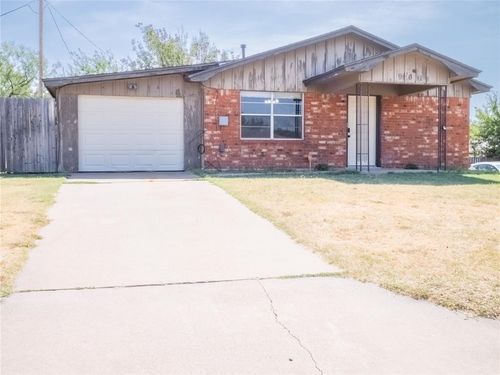 901 Nw 66th St, Lawton, OK, 73505-4416 | Card Image