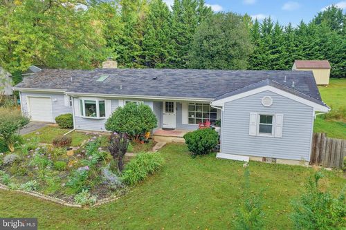 23 Possum Hollow Rd, Newark, DE, 19711-3906 | Card Image