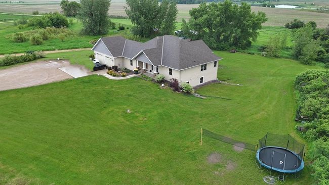 17216 County Road 5 Nw, House other with 5 bedrooms, 4 bathrooms and null parking in New London MN | Image 8