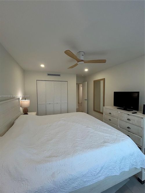 apt-1517-400 Kings Point Dr, Sunny Isles Beach, FL, 33160-4739 | Card Image