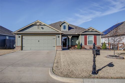 8704 S 256th East Pl, Broken Arrow, OK, 74014-8878 | Card Image