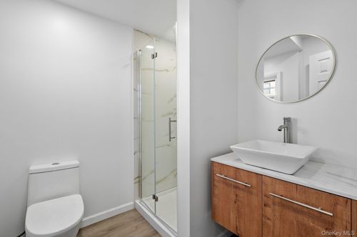 87 Winnikee Ave, Poughkeepsie, NY, 12601-2710 | Card Image