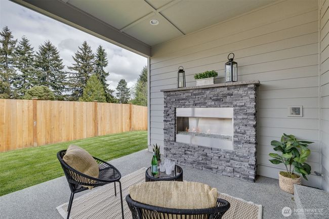 Photos are of a home in a different community and are for illustration purposes only to reflect typical finishes. May depict seller enhancements. Colors and options may vary. | Image 17