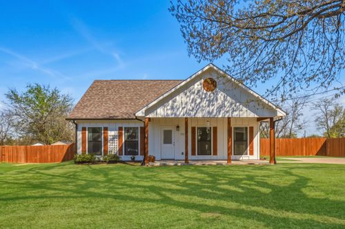 711 Leftwich St, Mt Vernon, TX, 75457-3704 | Card Image