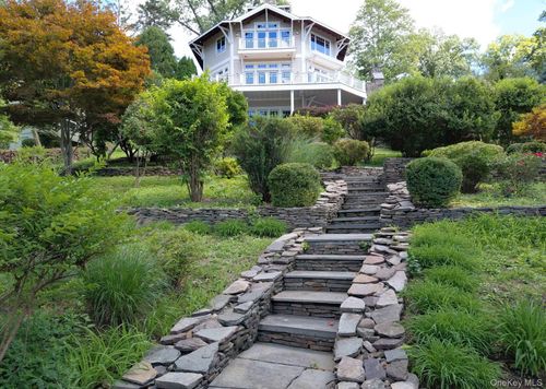 33 Truesdale Lake Dr, South Salem, NY, 10590-1317 | Card Image