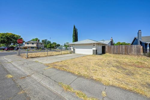 4801 Willowbrook Drive, Sacramento, CA, 95842 | Card Image