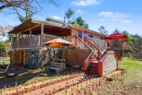 1889 E 40th St, White Cloud, MI, 49349-9758 | Card Image