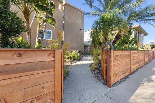 852 Diamond St, San Diego, CA, 92109-2519 | Card Image