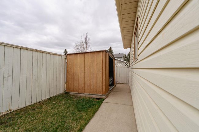 24 Laguna Close Ne, House other with 4 bedrooms, 3 bathrooms and 2 parking in Calgary AB | Image 34