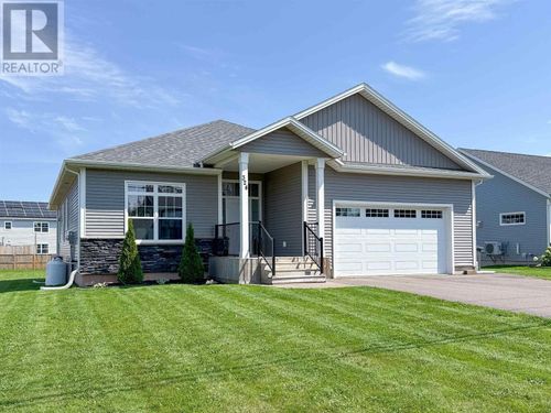 324 Upton Rd, Charlottetown, PE, C1E1Z5 | Card Image