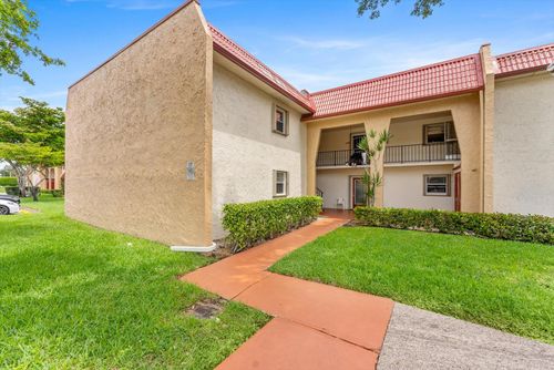 117 Lake Dora Dr, West Palm Beach, FL, 33411-2377 | Card Image