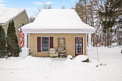 1015 Moreland St, Grand Haven, MI, 49417-2819 | Card Image