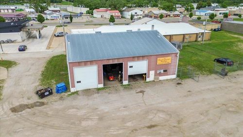 121 Brovan Blvd, Evansdale, IA, 50707-1001 | Card Image