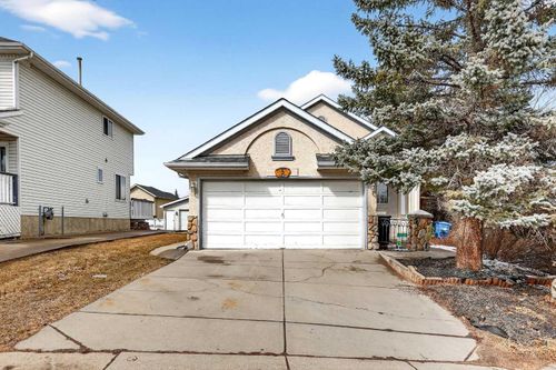 8 Somerset Gate Sw, Calgary, AB, T2Y3C7 | Card Image