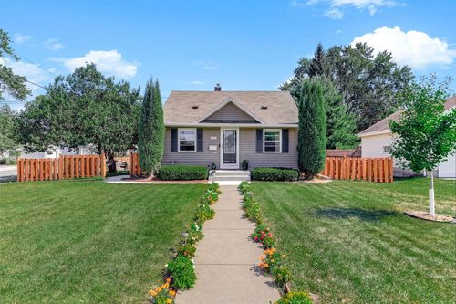 8201 Stevens Ave S, Bloomington, MN, 55420-2321 | Card Image