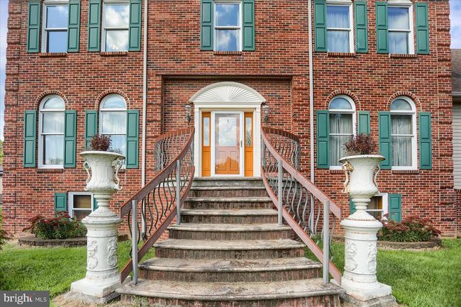 8812 S Susquehanna Trl, House other with 4 bedrooms, 3 bathrooms and null parking in Port Trevorton PA | Image 4