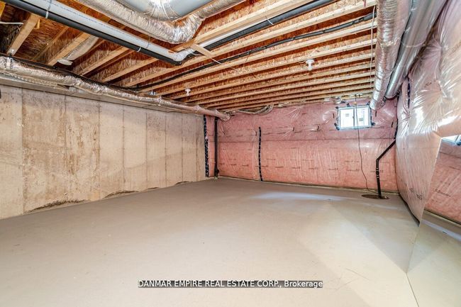 31 Hiawatha Crt, House attached with 3 bedrooms, 4 bathrooms and 2 parking in Vaughan ON | Image 37
