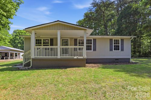 136 Woodridge Ln, Mooresville, NC, 28115-7103 | Card Image