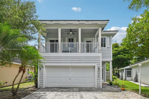 3228 Se 3rd Dr, Homestead, FL, 33033-7218 | Card Image