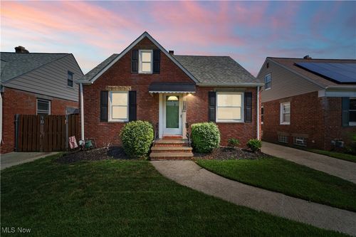 8812 Orchard Ave, Brooklyn, OH, 44144-2547 | Card Image