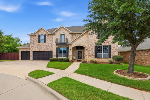 201 Fountainview Dr, Euless, TX, 76039-4344 | Card Image