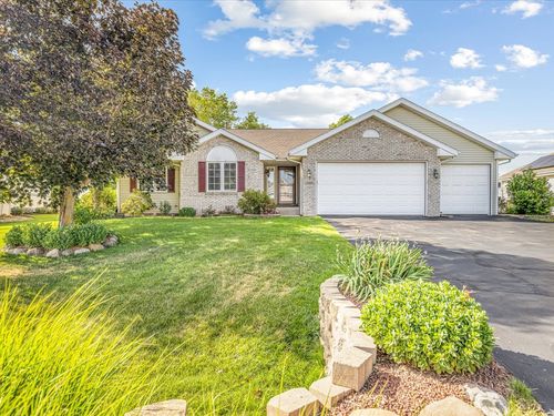 13105 Springhill Dr, WINNEBAGO, IL, 61088-8047 | Card Image