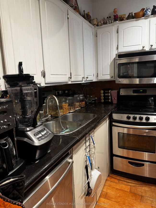 1819 - 33 Harbour Sq, Condo with 1 bedrooms, 1 bathrooms and 1 parking in Toronto ON | Image 11