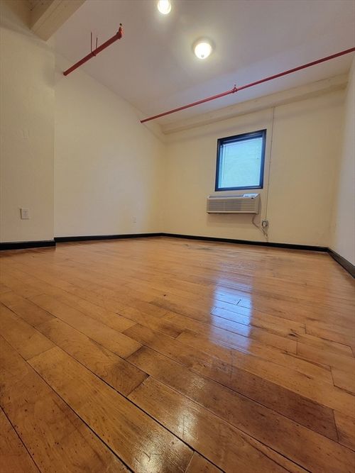 226-33 Dover St, Brockton, MA, 02301-5973 | Card Image