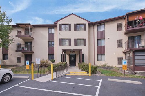 apt-124-3941 Karl Rd, Columbus, OH, 43224-5202 | Card Image