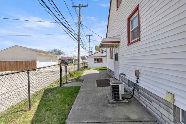 29 Washington St, House other with 3 bedrooms, 1 bathrooms and null parking in Trenton MI | Image 32