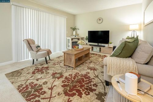 unit-10-5318 Ridgeview Cir, El Sobrante, CA, 94803-3449 | Card Image