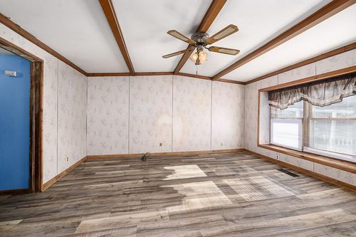 124 N Gould St, Tonganoxie, KS, 66086-9503 | Card Image