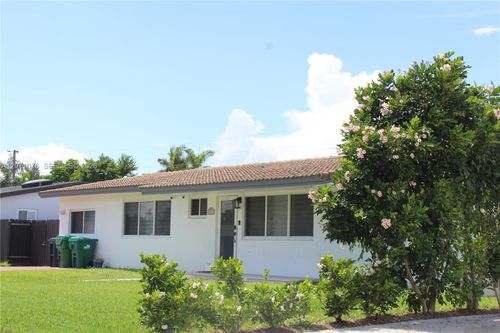 9551 Sw 49th St, Miami, FL, 33165-6439 | Card Image