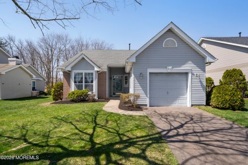 84 Chain Blvd, BAYVILLE, NJ, 08721-1960 | Card Image