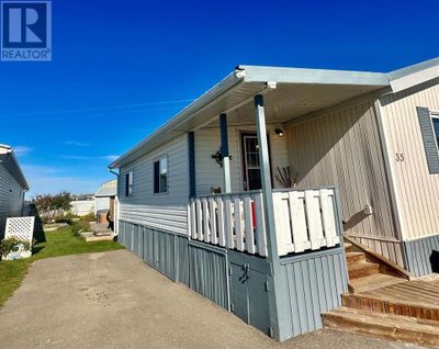 5853 4 St W, House other with 3 bedrooms, 1 bathrooms and 2 parking in Claresholm AB | Image 3