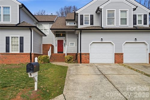 8729 Fox Chase Ln, Charlotte, NC, 28269-0412 | Card Image