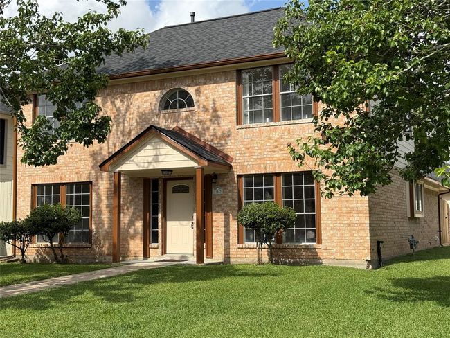 Front View | Image 27