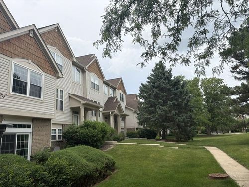 1295 Georgetown Way, Vernon Hills, IL, 60061-4125 | Card Image