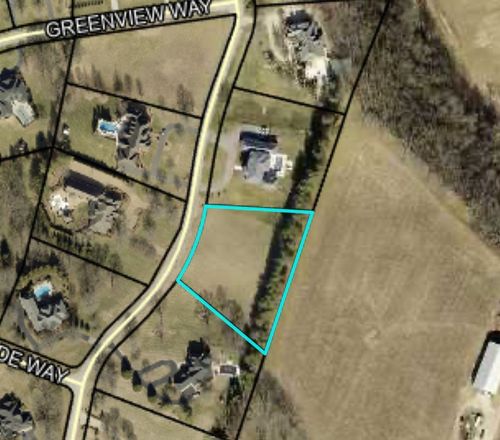 677 Rivergreen Ln, Bowling Green, KY, 42103-8770 | Card Image