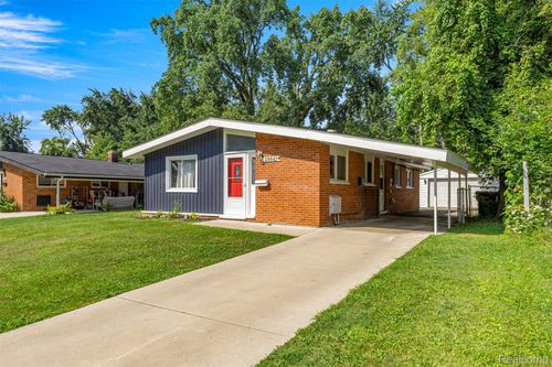 29641 Fairfax St, Southfield, MI, 48076-5826 | Card Image