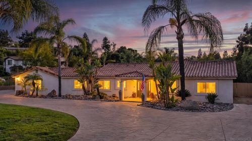 886 Singing Trails Dr, El Cajon, CA, 92019-2756 | Card Image
