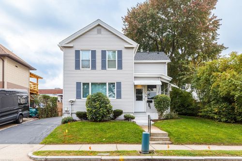 18 Central St, Enfield, CT, 06082-3570 | Card Image