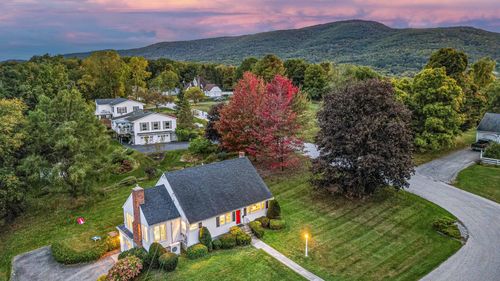 706 Jefferson Hts, Bennington, VT, 05201-2335 | Card Image