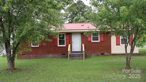 75 W Polk St, Polkton, NC, 28135-9663 | Card Image