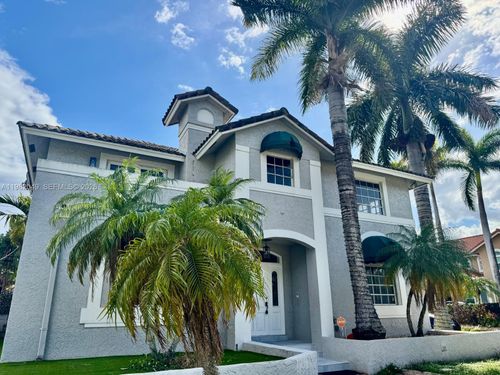 851 11th Ave, Hollywood, FL, 33019-1121 | Card Image